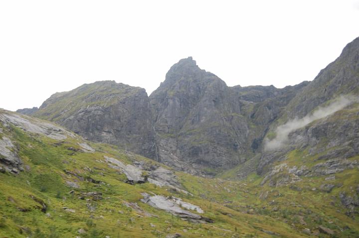 Paesaggio montano dalle Isole Lofoten3.JPG - AI PIEDI DELLA RUPE